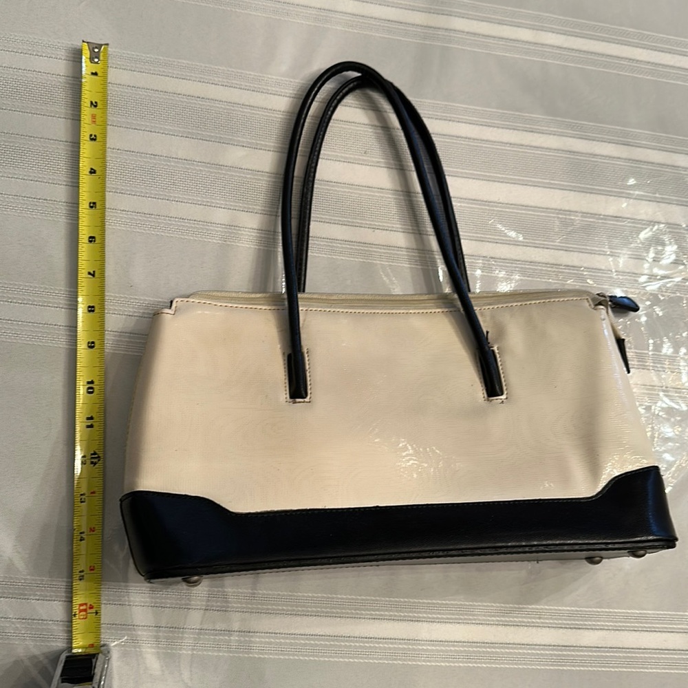 Vintage Black & white shiny pocketbook - Picture 1 of 11